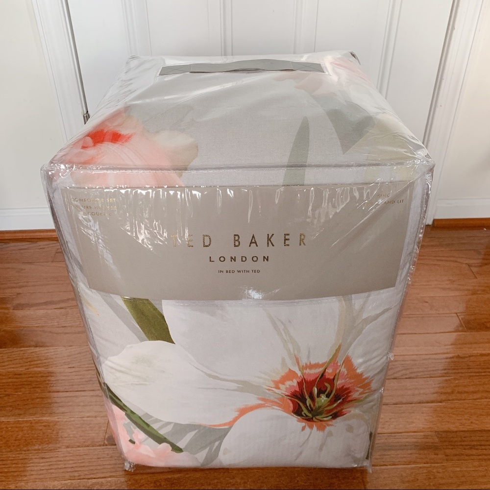 Ted Baker Chatsworth Bloom King Comforter&Sham Set - Picture 6 of 8